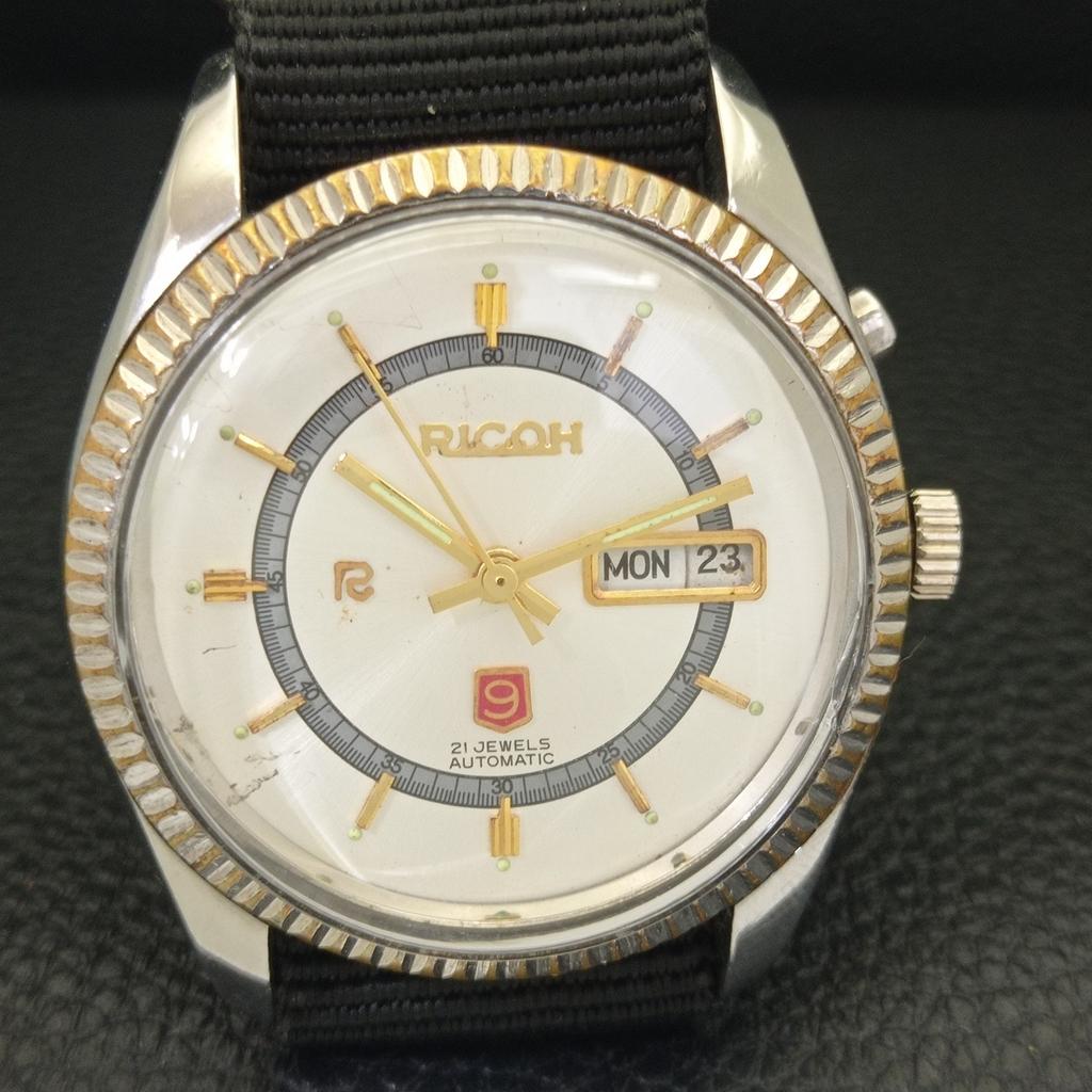 AUTOMATIC VINTAGE RICOH R31 JAPAN MENS SILVER COLOR DIAL WATCH A701953-5 R207-a701953