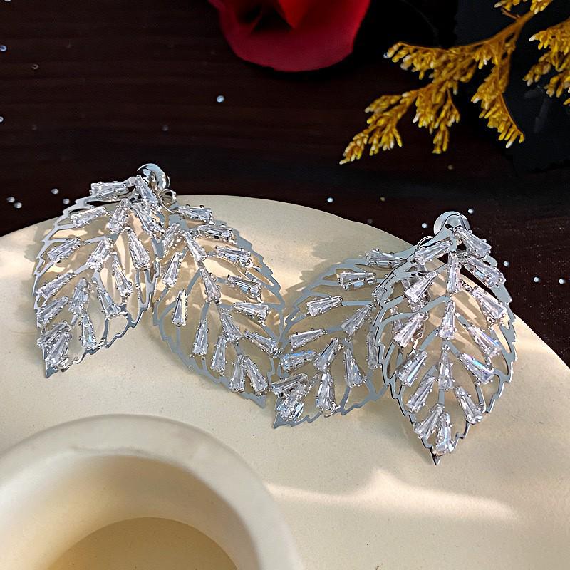 Elegante Geometrische Runde Zirkon-Ohrringe - Schlichte, Modische, Vielseitige Silber-Stecker