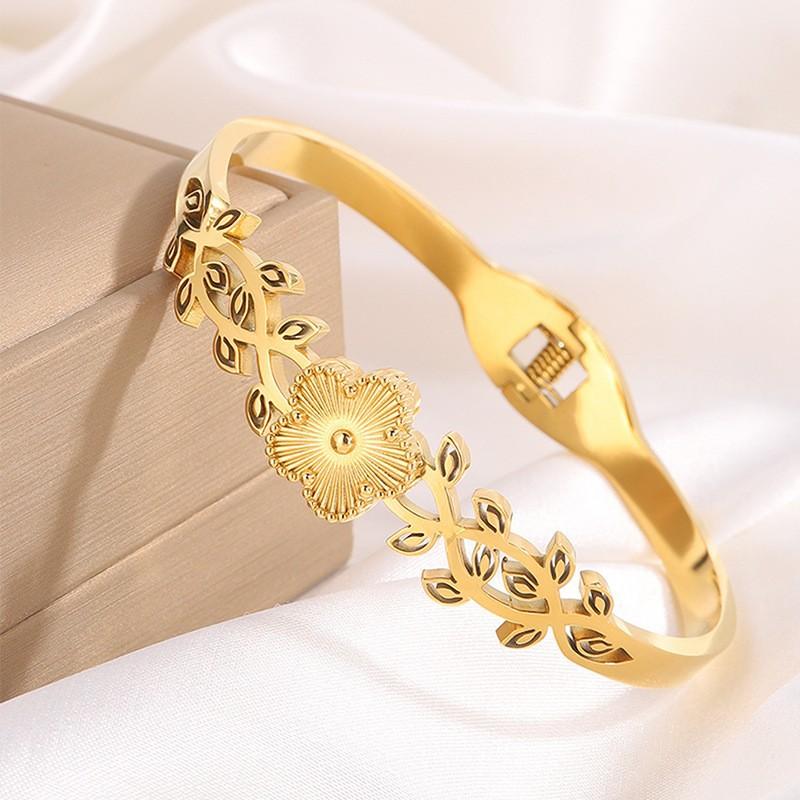 Five-leaf Elastic Open Bracelet for Women, C-shaped Leaf Bracelet for Bathing
