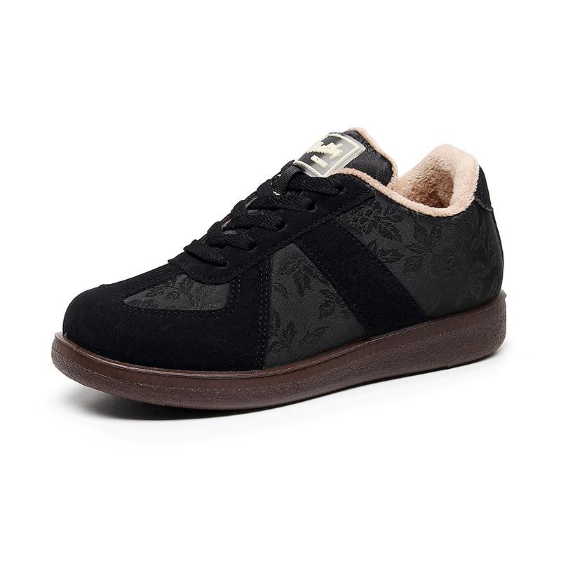 New winter two cotton shoes women's casual sports board shoes retro trend comfortable and comfortable piled thickened white shoes