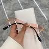 Vintage Fashion 2024 New Sunglasses Rimless Frameless Rectangle Shades Gradient UV400 Summer Traveling Sun Glasses for Women