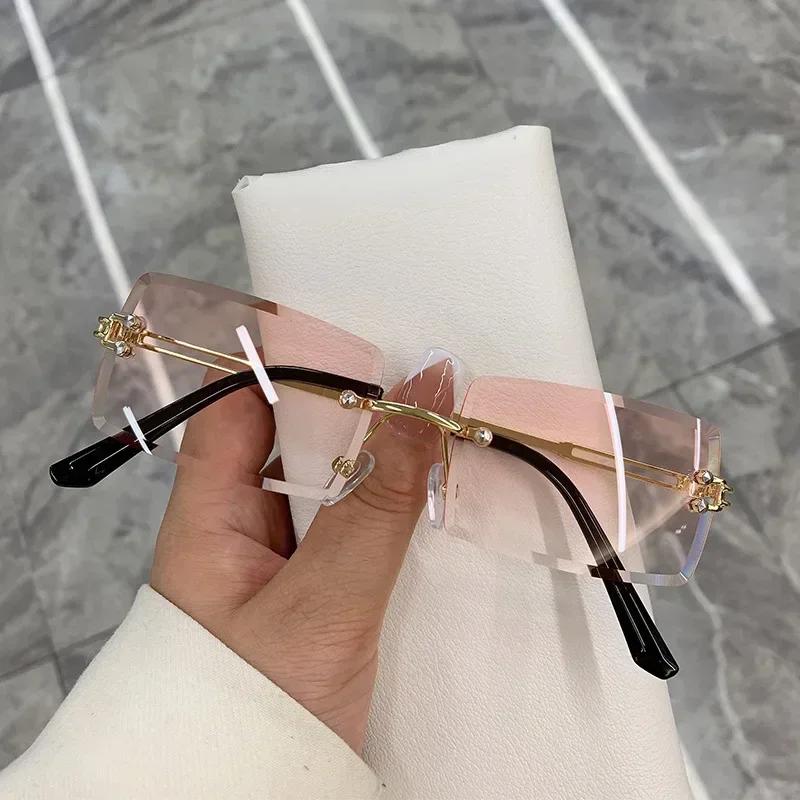 Vintage Fashion 2024 New Sunglasses Rimless Frameless Rectangle Shades Gradient UV400 Summer Traveling Sun Glasses for Women