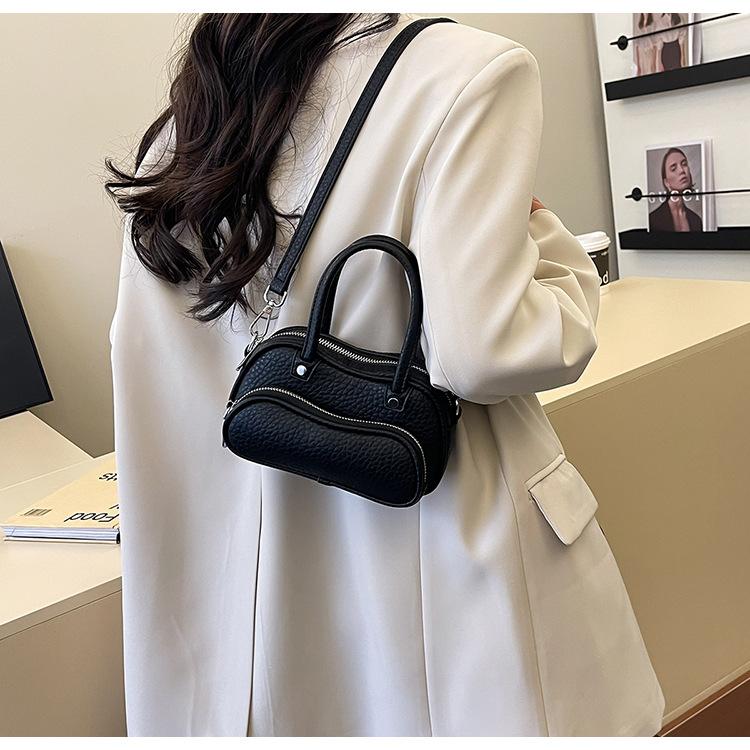 Small Square Bag Diagonal Straddle Women's 2025 Summer New Fashion Women's Bag Versatile Shoulder Messenger Bag