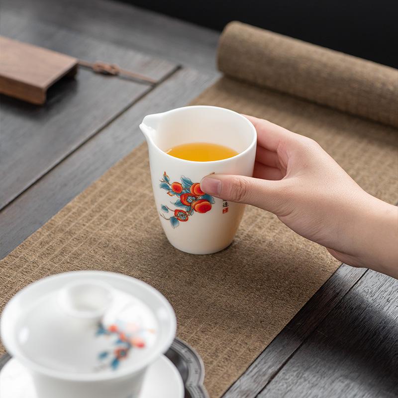 Sprawiedliwy kubek suet jade herbaciane morze biała porcelana ręcznie malowane kreatywne gospodarstwo domowe akcesoria do zestawu do herbaty kung fu sześciu dżentelmenów wysokiej klasy dozownik do herbaty