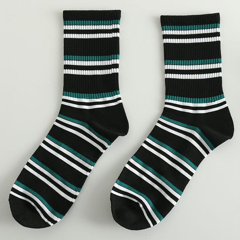 Roliga Herrstrumpor Glada Nya Mode Ins Stil Strumpor För Kvinnor Och Män Hip Hop Harajuku Tecknad Fotboll Bomullsstrumpor