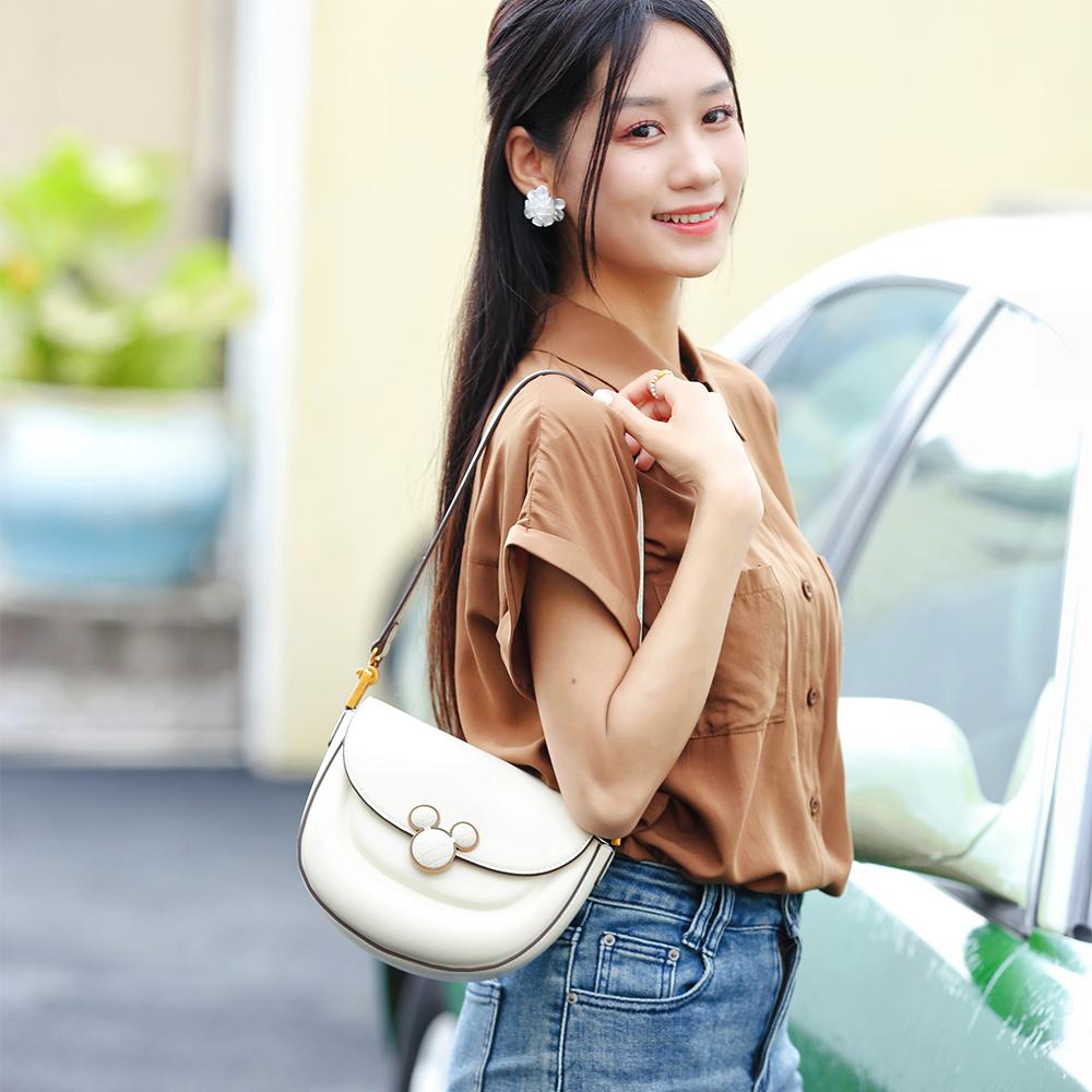 New Disney Mickey Series PU Crossbody Bag, Shoulder Bag, Portable Shoulder Bag, Handbag Trumpets Women's White BMK-71601W