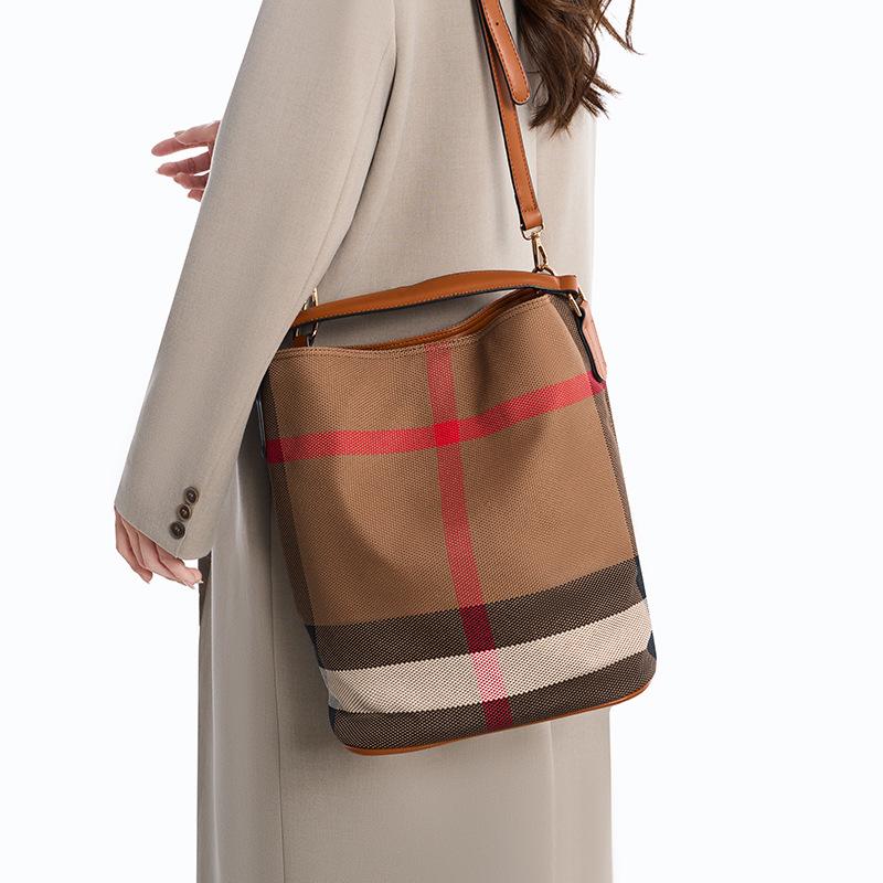 Premium Contrasting Color Bucket Bag Women'S Autumn And Winter Retro Versatile Shoulder Bag Commuter Messenger Bag