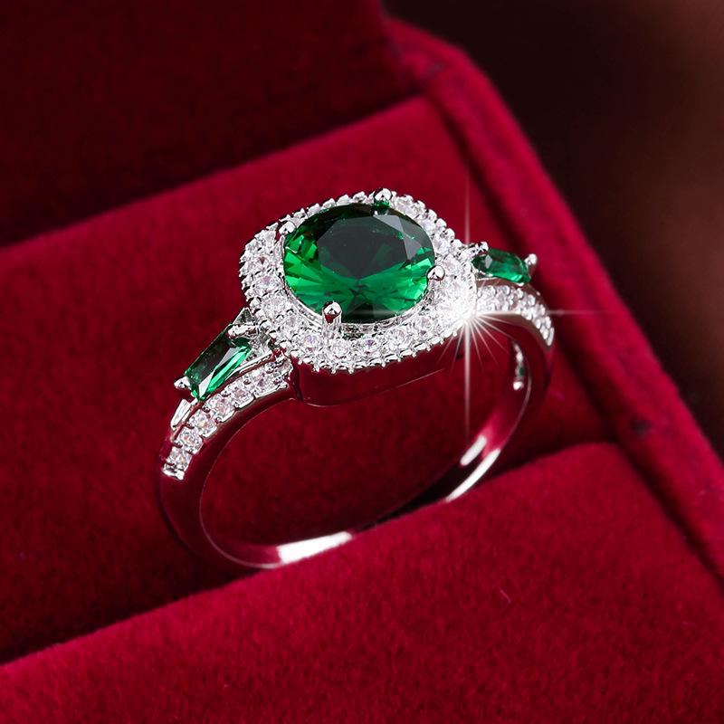 Luxury Simulated Emerald and Zirconia Ring - High-End European and American Style