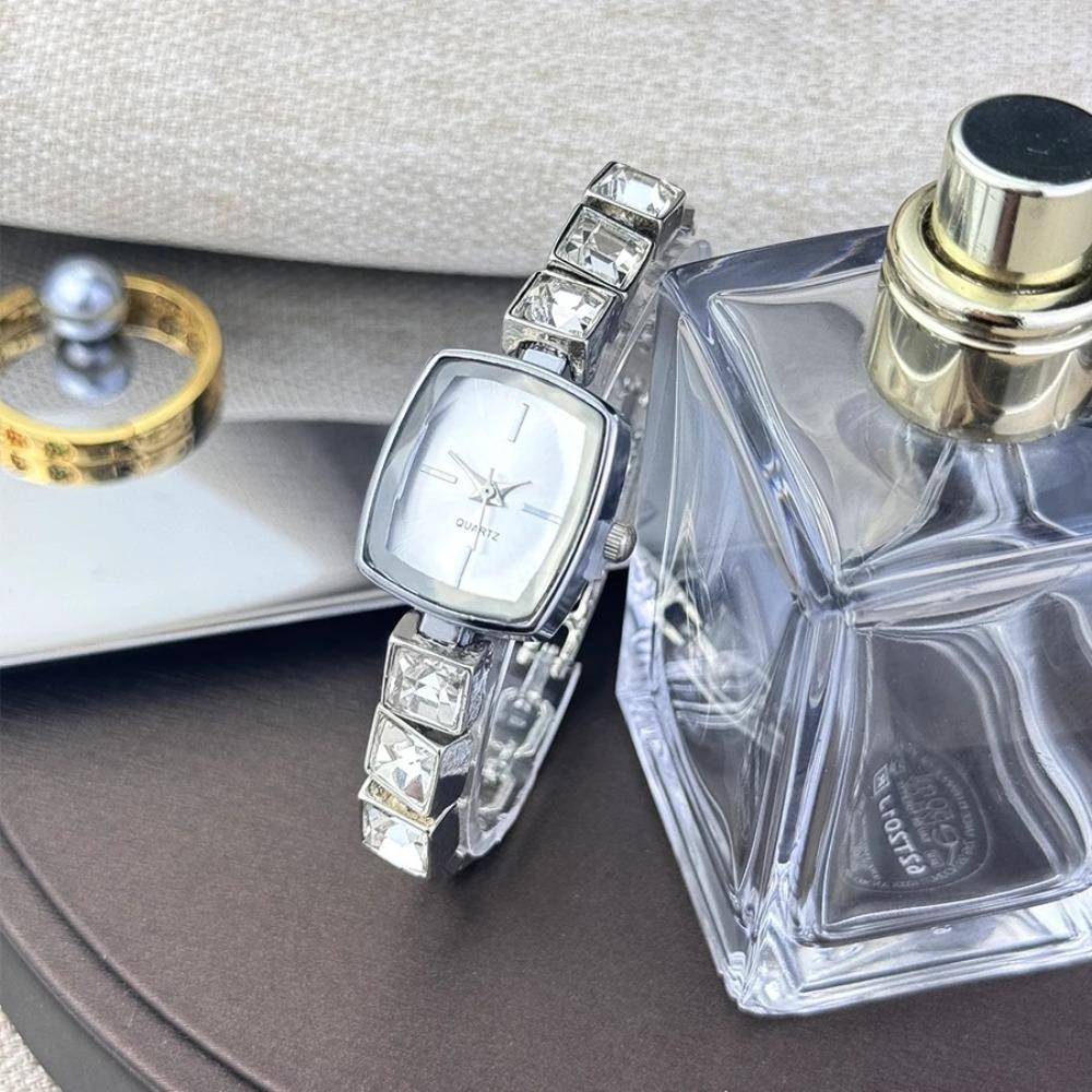 Kleurrijke Diamant Belegde Armband Klein Suiker Vierkant Horloge Mode Armband Horloge Cadeau