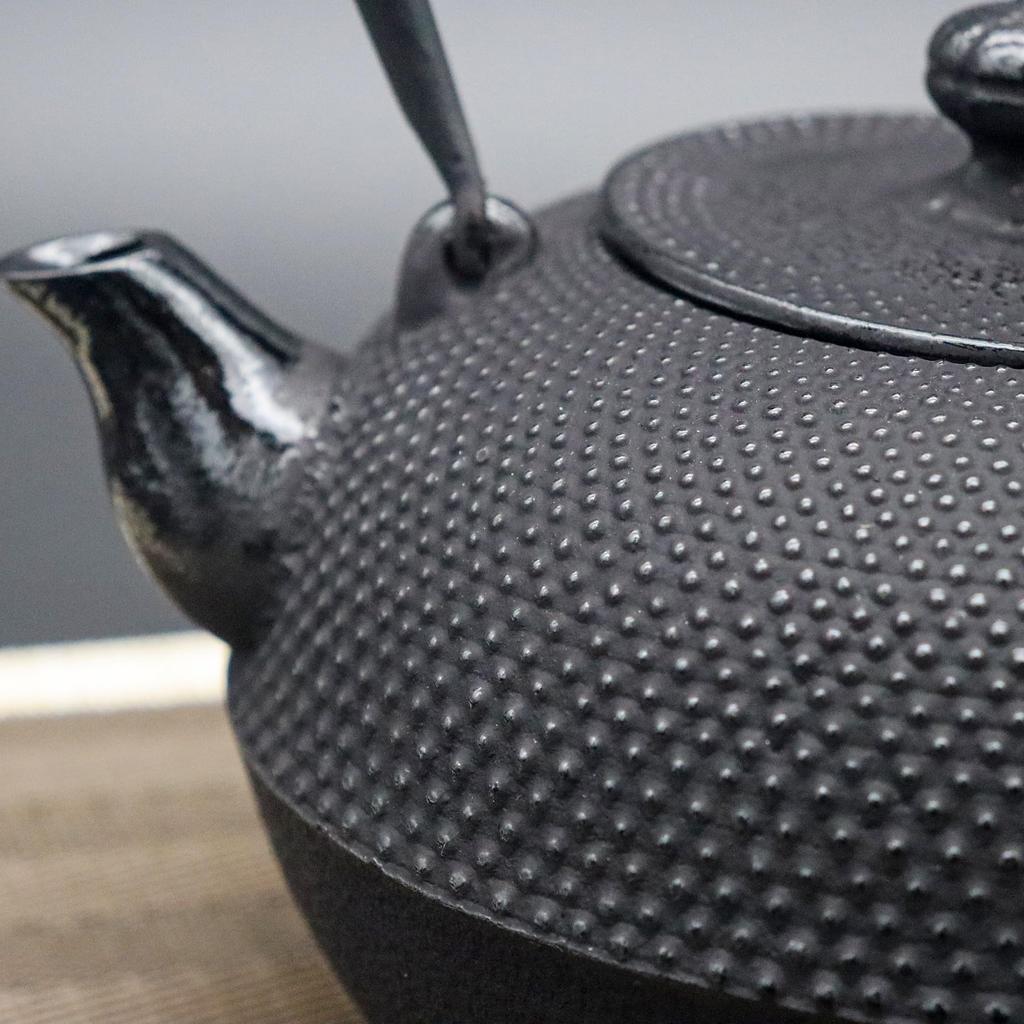 Nanbu Ironware Iron Shinmaru direct and gas stove Iwate Traditional Craft Kettle, Arare, 1.7L (IH, flame, compatible), Prefecture, Japan,