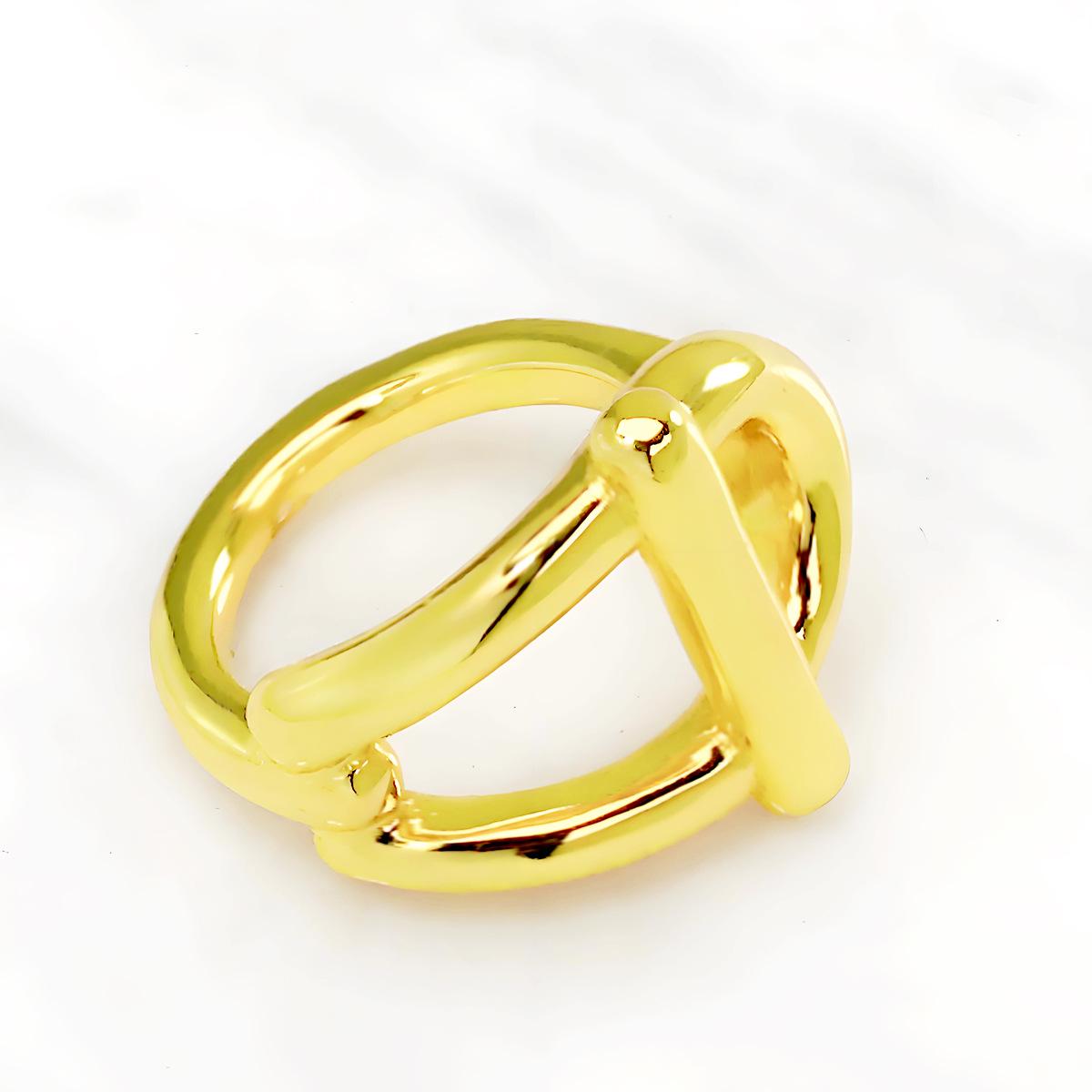 UNOde50 2025 Retro Hollow Link Ring for Women – Exquisite European & American Style Gift. Size 6