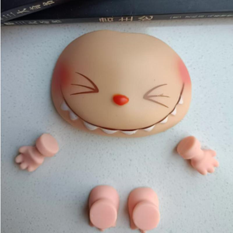 

Малюк Три Малюк Трирічний 12 Знаків Зодіаку Плюшева Сліпа Коробка Аксесуари Велике Миле Обличчя Аксесуари для Рук і Ніг білий