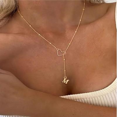 Elegante Collana a Cuore Vuoto e Lettera in Acciaio Inossidabile - Versatile, alla Moda Catena Clavicolare con Perline per Donne
