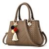 Sacs à main en cuir PU Décoration pompon Grande capacité Sacs bandoulière Tendance Design minimaliste Sac de mariée Femme
