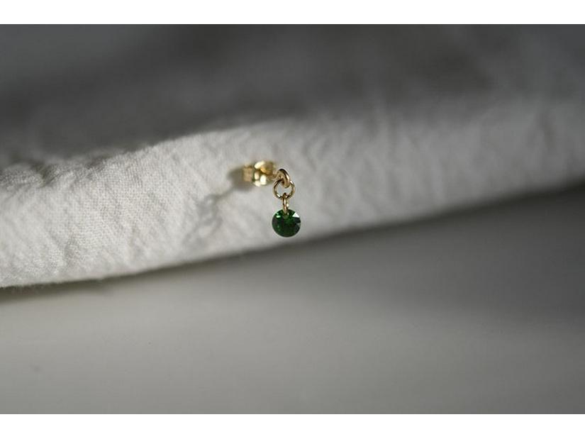 Gold-Plated Sterling Silver Zircon Stud Earrings – Fashionable & Versatile Women's Jewelry.