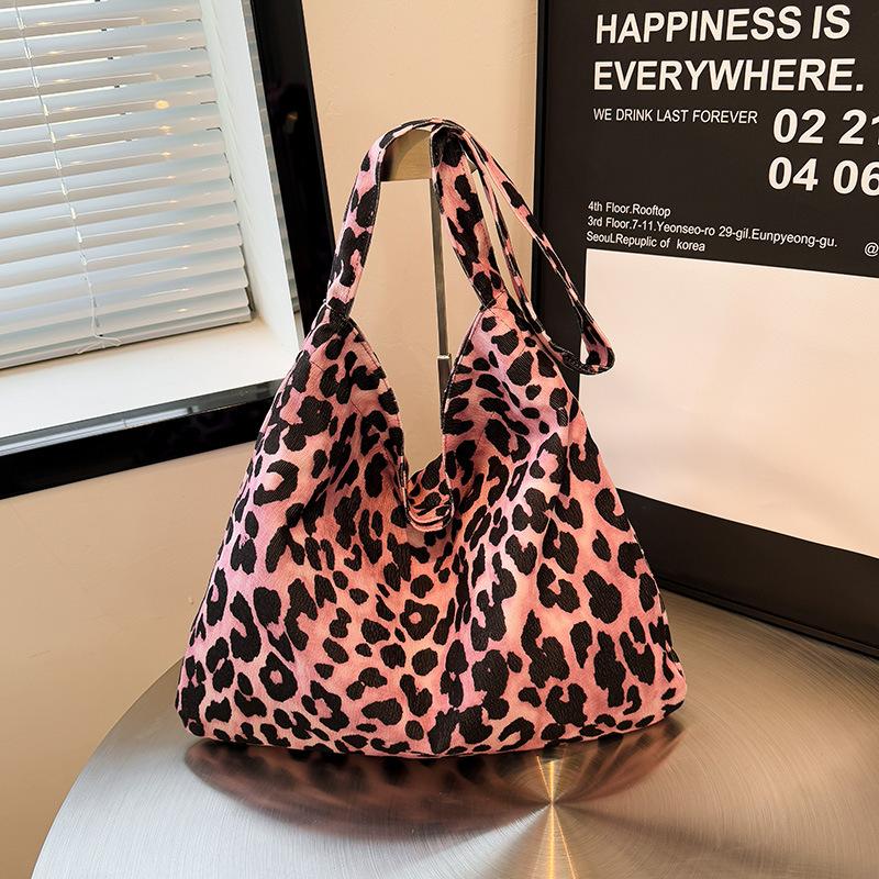 

Large capacity leopard print women s bag new summer versatile shoulder messenger bag lazy style class tote bag фиолетовый
