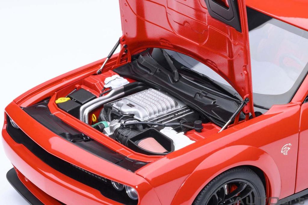 AUTOart Dodge Challenger SRT Jailbreak 2022 Finished Model 71764 1/18 (Red [TORRED])