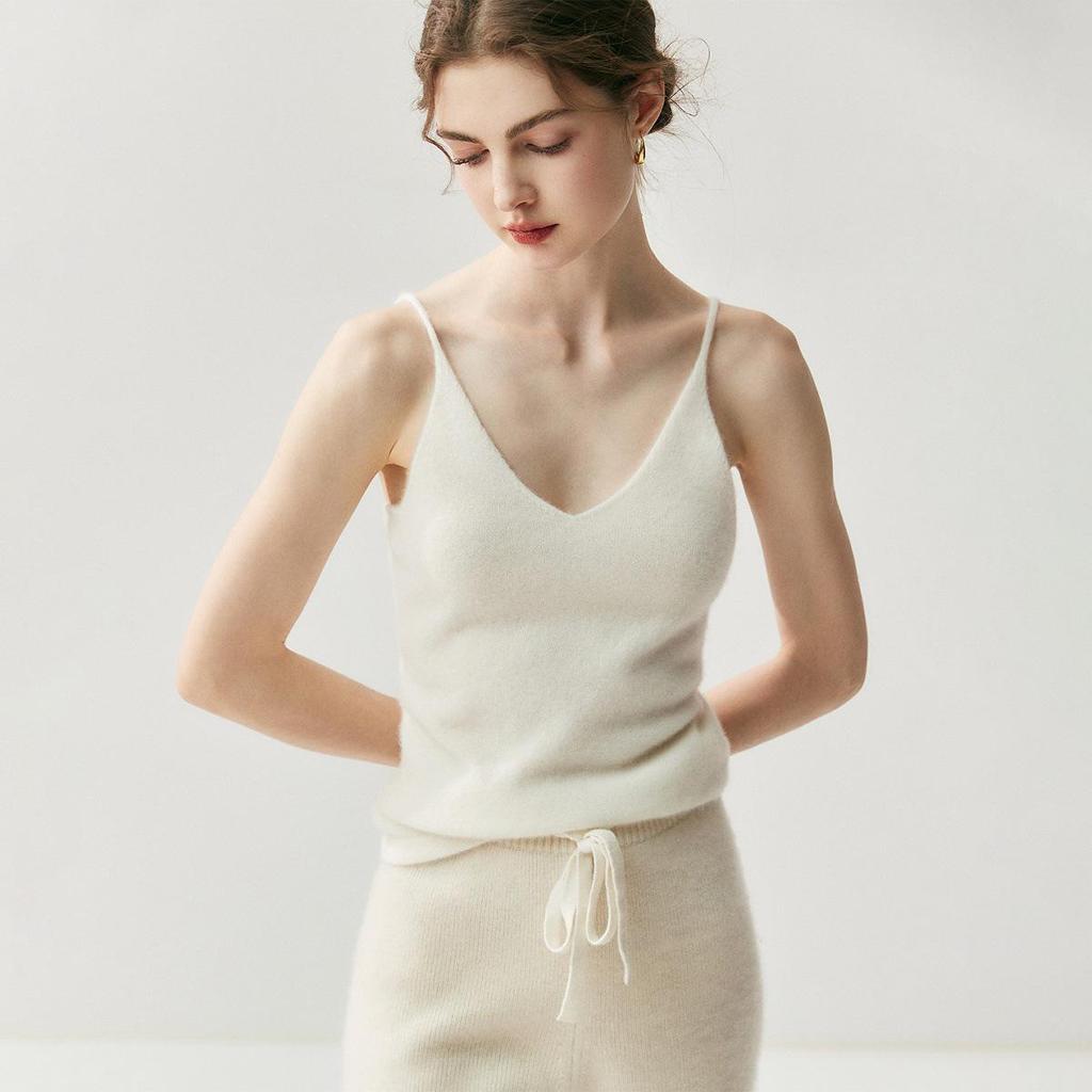 Versatile Women's V-Neck Cashmere Knit Camisole - Slim Fit, Thin Straps