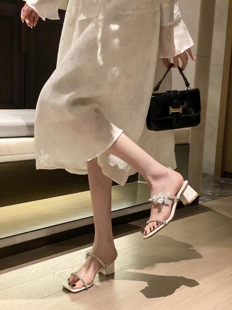 fashion Fashion Women Slippers Mules Shoes Thick Mid Heels Rhinestone Design Summer Outside Mules Shoes Slip On Sexy Silver White Pumps