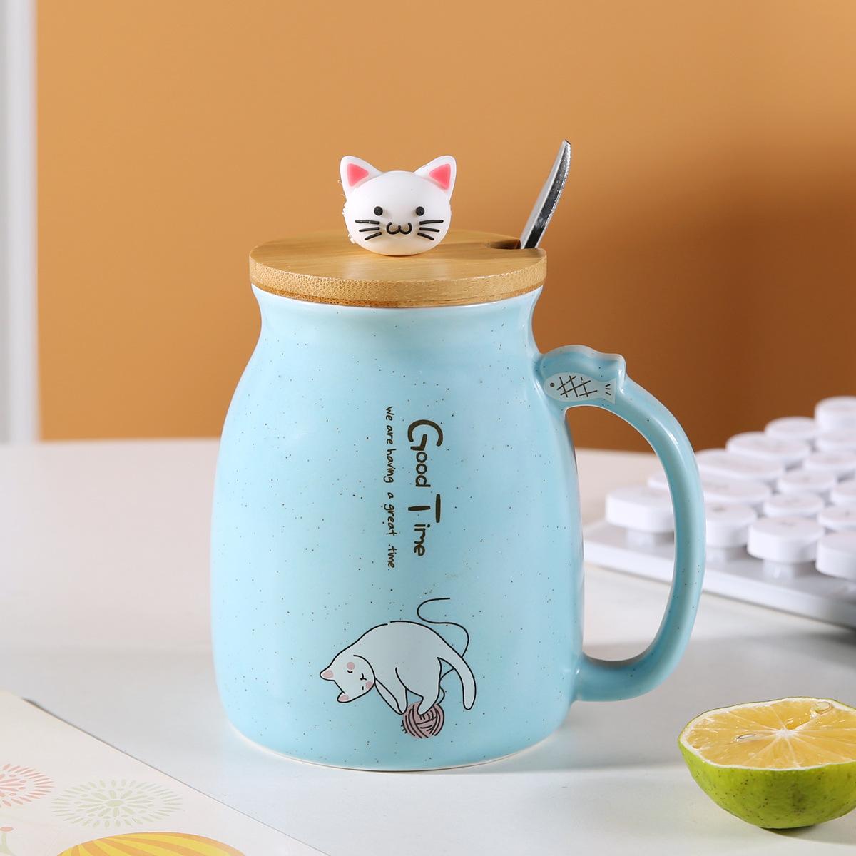 

Cute cartoon cat-themed mug with lid and spoon, 380ml ceramic water cup. 1pc синій