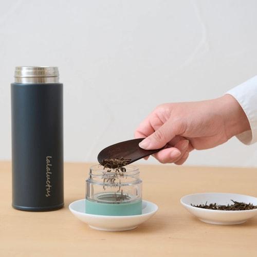 Smile LALALUCTUS Tea Bottle with Strainer, Vacuum-Sealed, Double-Walled, Keeps Tea Hot or Cold (Cream White)