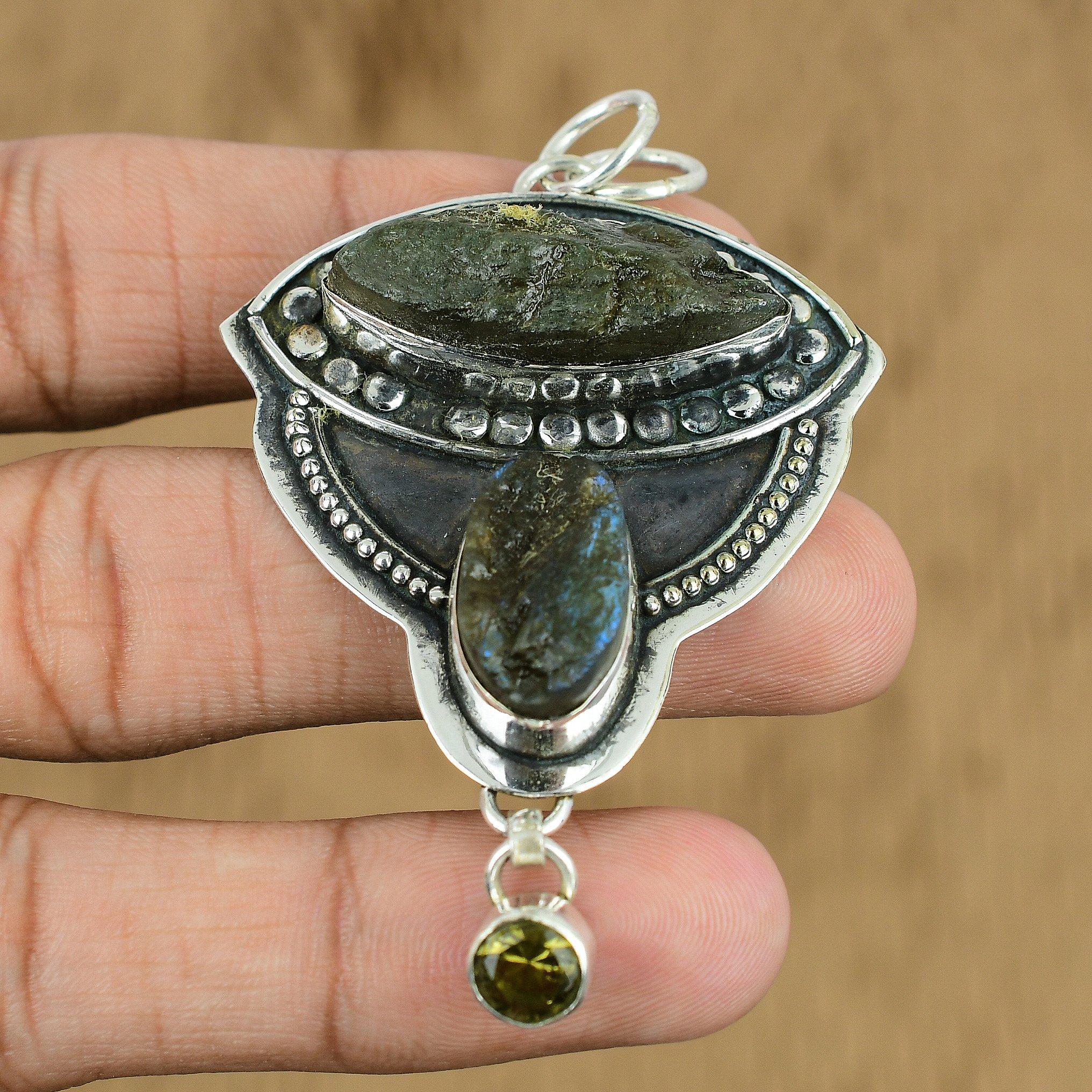 

Labradorite Rough Gemstone Green Amethyst Pendant Jewelry 925 Sterling Silver