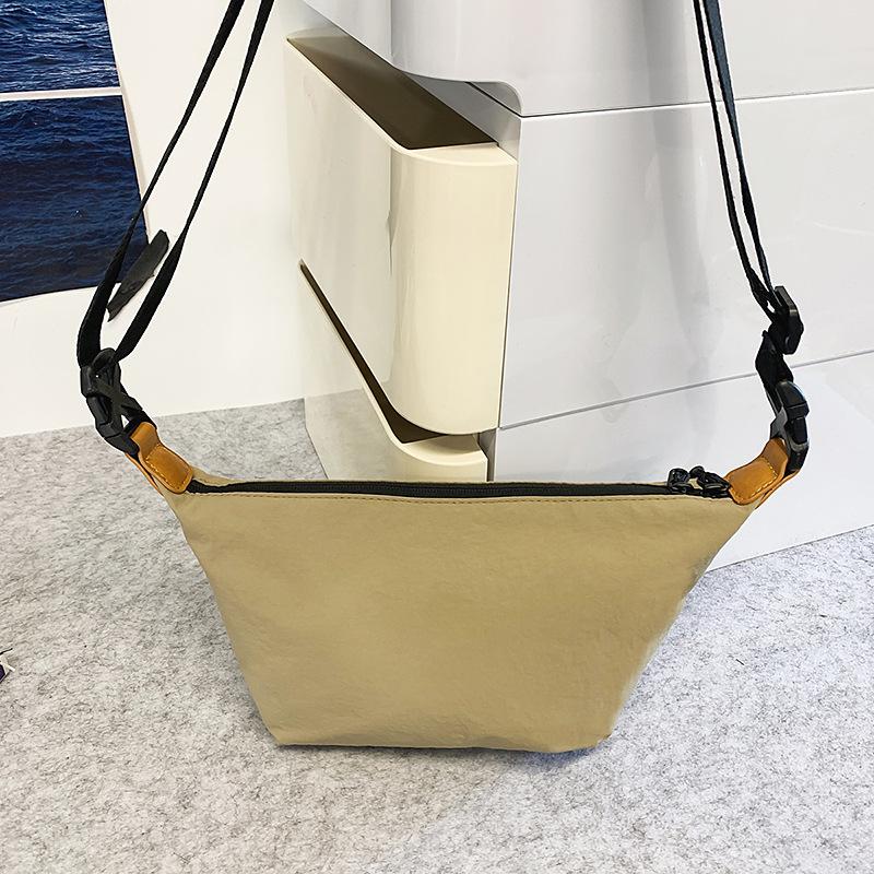 New Messenger Bag Men's and Women's Large-capacity Solid-color Portable Dumpling Bag Literature and Art Student Shoulder Bag