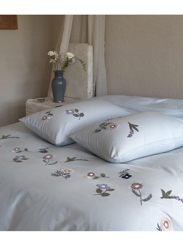 Elegant Blue Embroidered All-Cotton Bedding Set - Cozy and Thick for Autumn and Winter