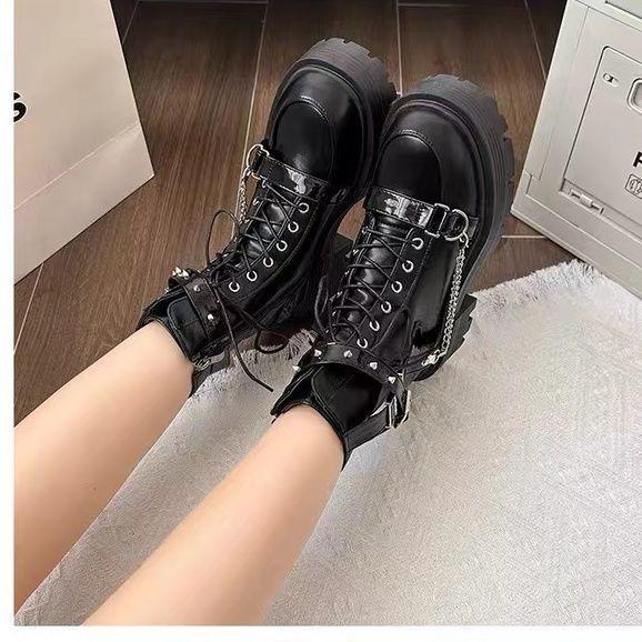 Sweet and cool thick-soled Martin boots for women in the autumn of 2025, the new black versatile locomotive boots increase the height of the British s