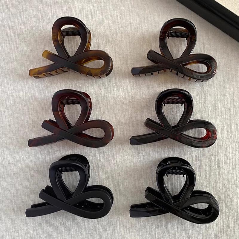 

Korean Frosted Tortoiseshell Fishtail Claw Clip for Women
