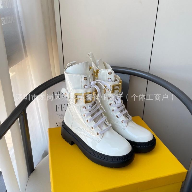 Metal Letter Lace-up Slim Leather Retro Versatile Locomotive Boots 2025 Autumn Thick-soled Martin Boots