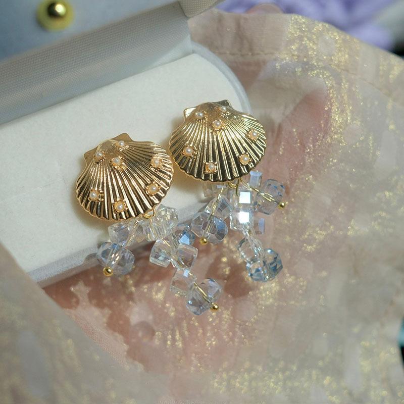 Pearl Fringed Earrings Temperament Light Luxury High-end Stud Earrings Niche Fashion Versatile Personality Earrings Women