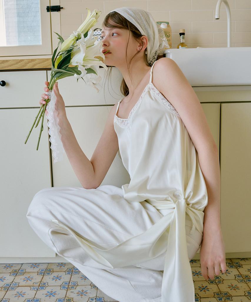 LETTER FROM MOON Satin Lace Strap Sleeveless (Cream)