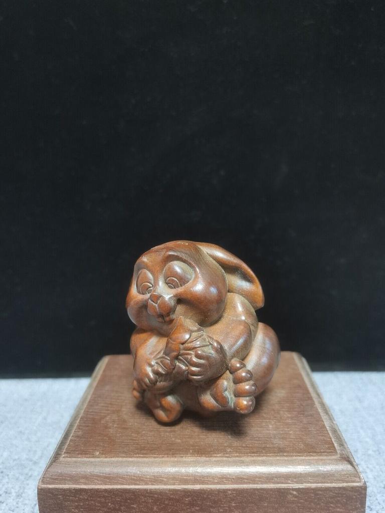 Chinese Vintage Boxwood Carved Cute Rabbit Statue Collection Figurines Gift Art