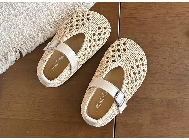 Baotou Girls' Soft Sole Breathable Summer Sandals - 2026 New Hollow Design for Little Princesses