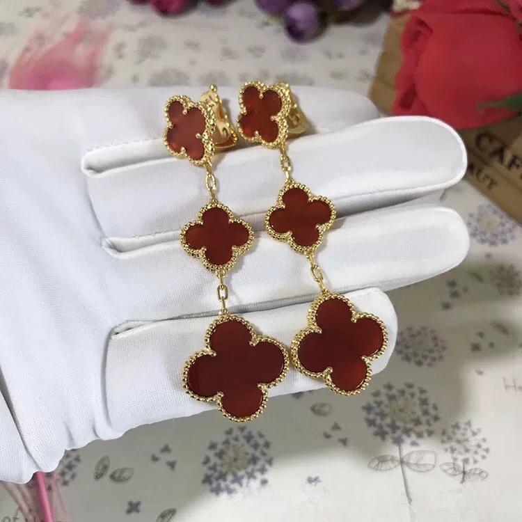 High-quality Four-leaf Clover Earrings Featuring Large and Small Flowers with White Mother-of-pearl A Versatile and Fashionable Accessory