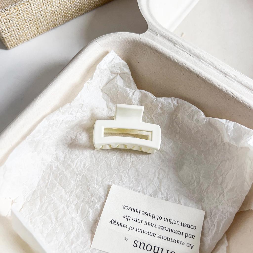 Pince à cheveux polyvalente en forme de requin floral givré pour queues de cheval et coiffures à moitié nouées