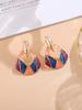 1 pár retro bohémských geometrických náušnic se zlatým smaltem, vhodné pro dámské dovolenkové šperky, retro módní design, jasné barvy