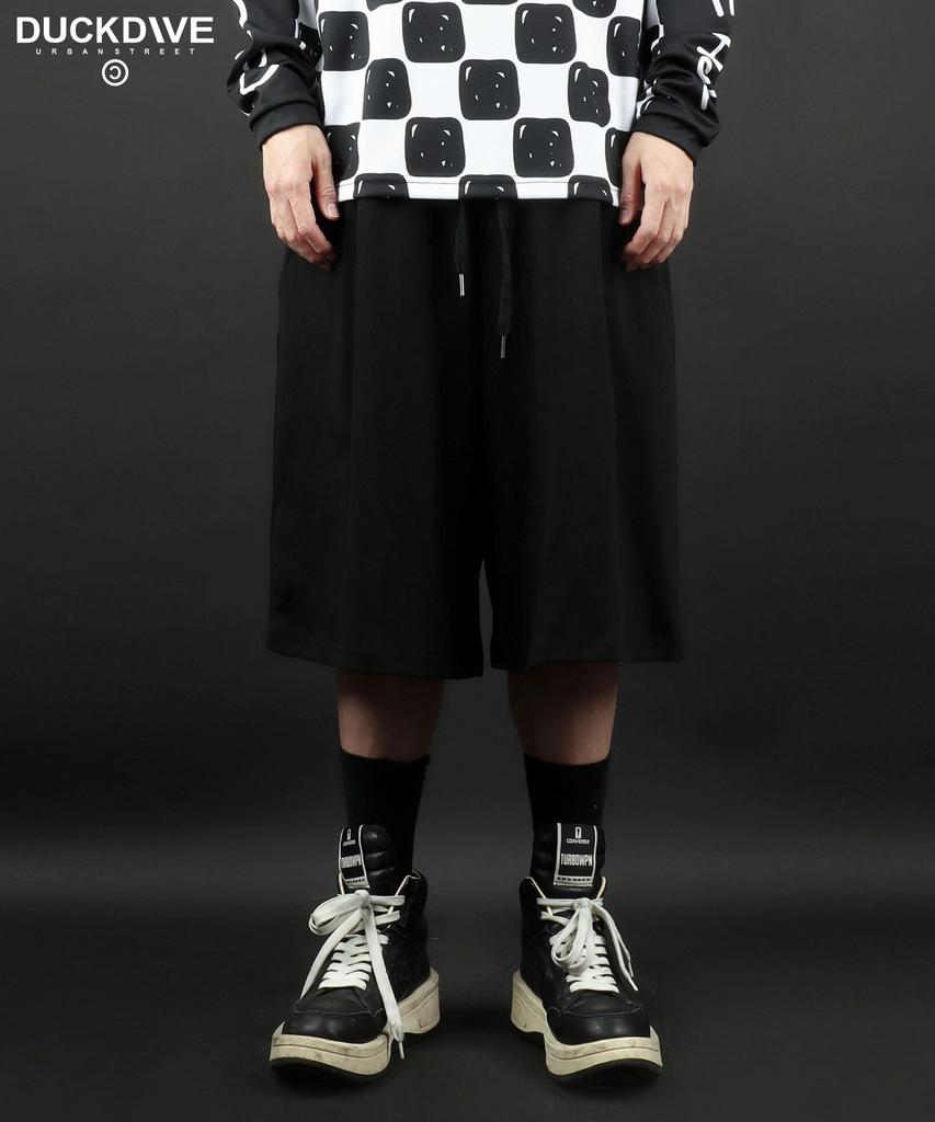 Deogdaibeu Tuck Wide Half Pants Black