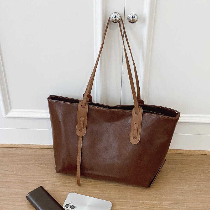 Simple Large Capacity Shoulder Bag for Women, 2026 New Texture Soft Face Fashiable Work Commuting Armpit Tote Bags