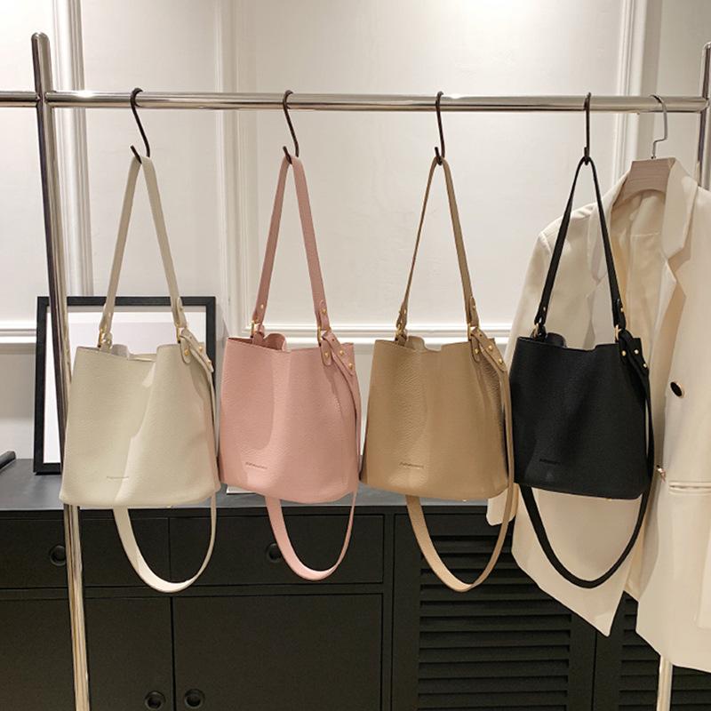 Premium Sense Bag Women'S Fashion Simple Soft Leather Shoulder Mother Bag Commuter Bucket Bag