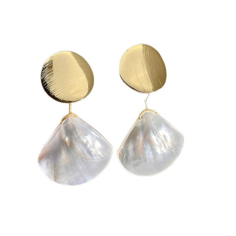 Gold Fan-Shaped French Shell Earrings with Mother-of-Pearl: Vintage 2024 Retro Design for Women