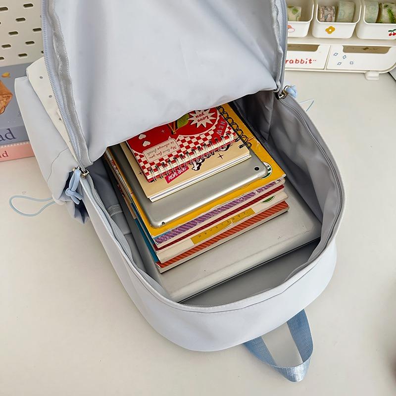 The New Schoolbag Is High-value, Fresh, Sweet and Cute, and the Star Backpack Is Lightweight for Junior High School Students. Spring Outing Backpack.