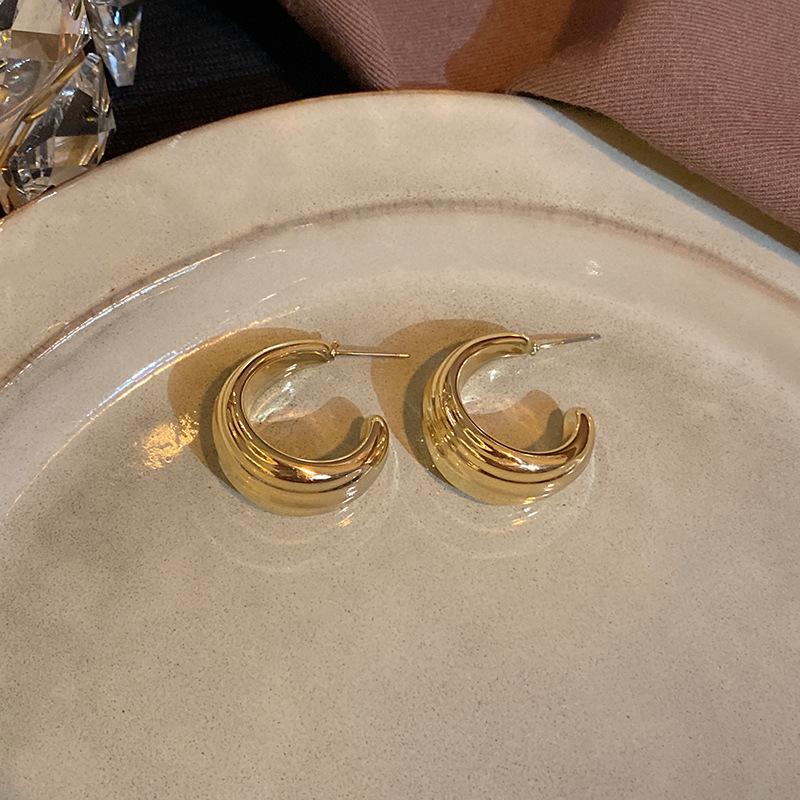 CCB Steel Needle Earrings Women's Cold Wind Personality Versatile Explosive Stud Earrings Trend Temperament Exaggerated Earrings