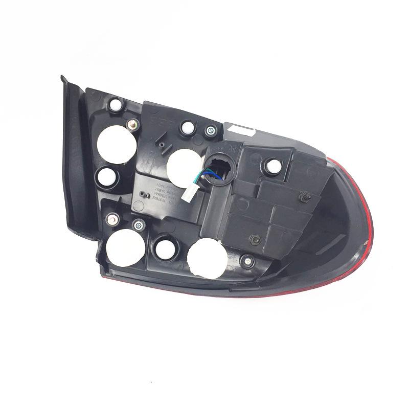 Compatible with Mitsubishi Galant rear tail light, combination light housing, reversing light, and turn signal light semi-assembly.