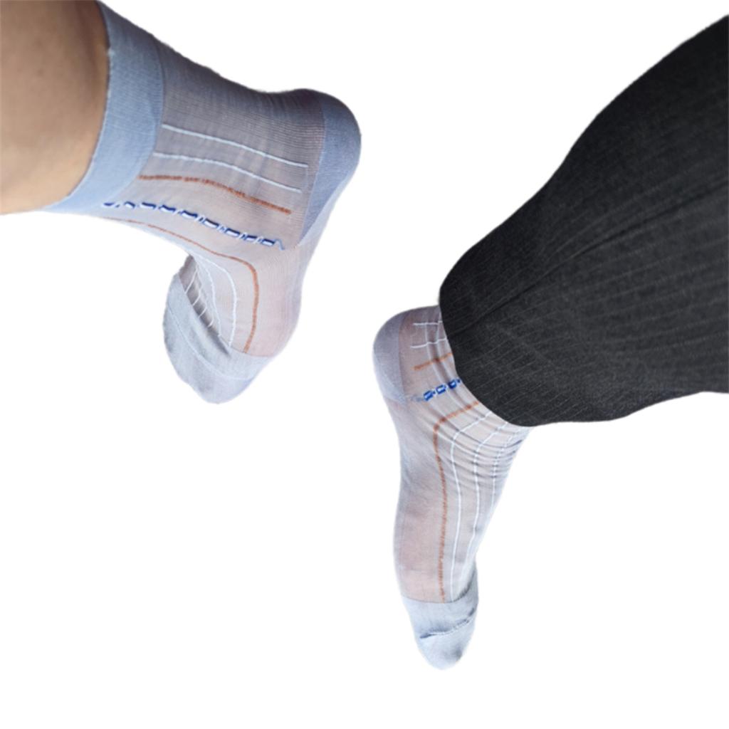 Atmungsaktive Dünne Herren-Nylon-Netzstrümpfe mit Streifenmuster für das mittlere Wadenbein Business Formelle Socken Strumpfwaren Geschenk