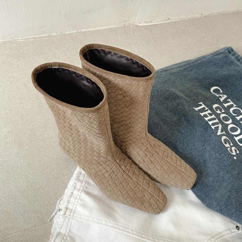 

2.5CM square head woven sleeve cigarette boots 2025 autumn and winter new square head low heel one pedal temperament small short boots 40