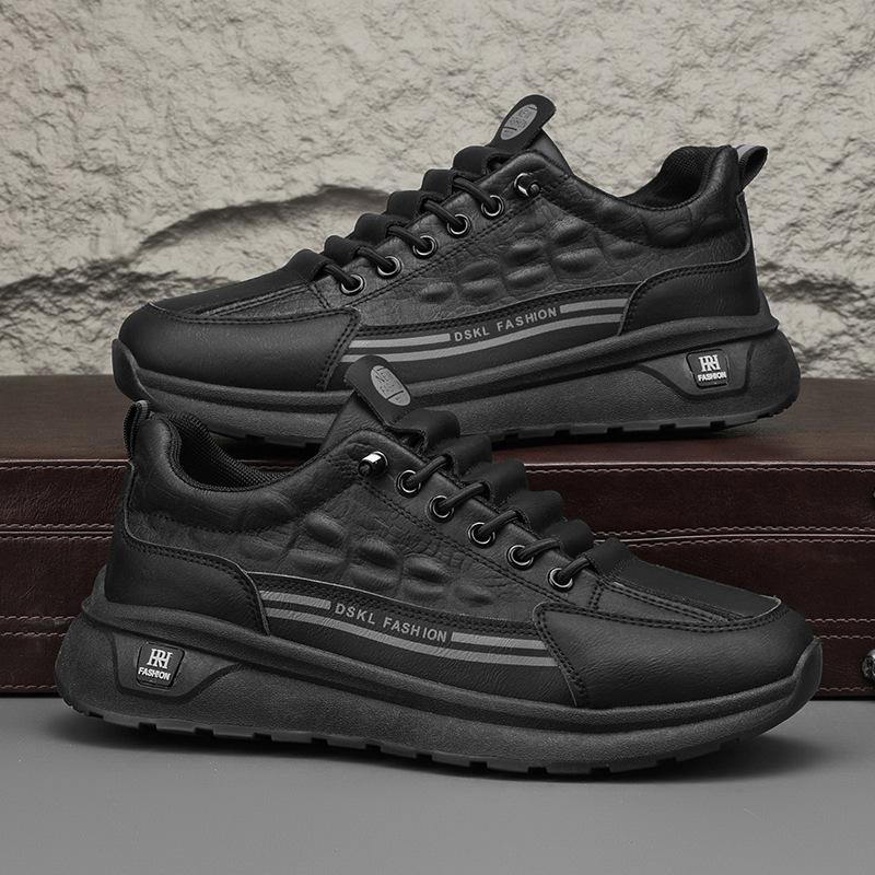 2025 new men's casual shoes non-slip and lightweight men's shoes men's mountaineering travel shoes men's light luxury trendy shoes