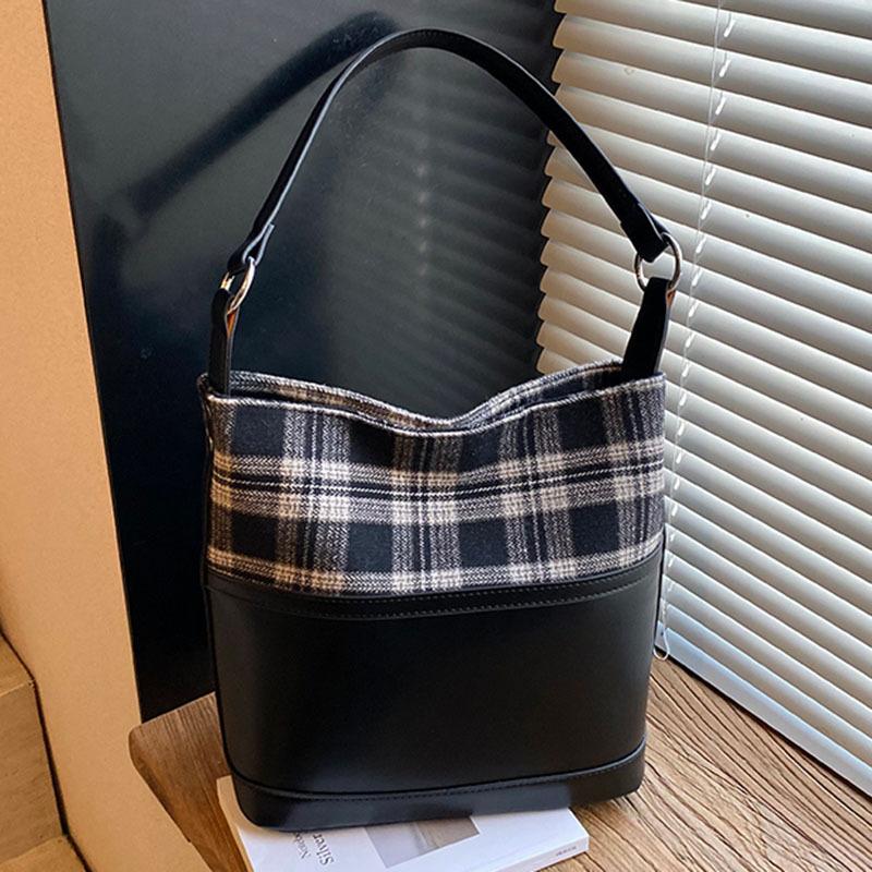 

Осень новая модная нишевая сумка женская большая вместительная сумка на плечо универсальная высококлассная сумка-ведро чёрный