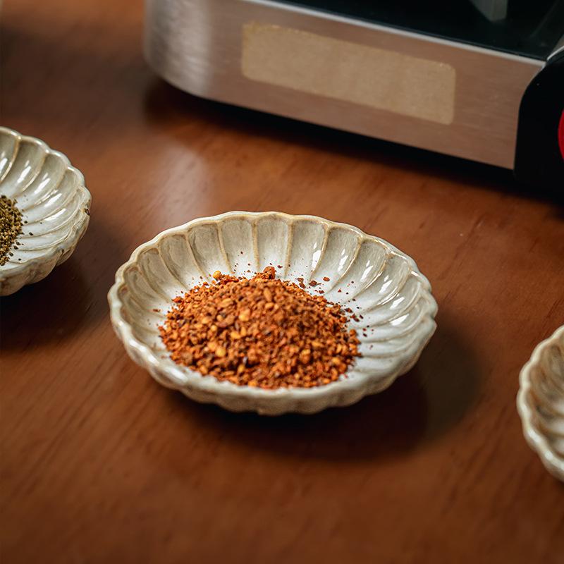 Fangchu Retro Petal Taste Plate Japanese Taste Plate Ceramic Small Plate Barbecue Dipping Saucer Export
